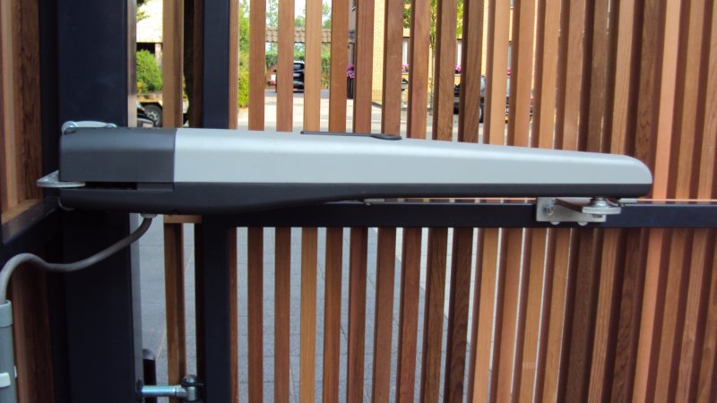 TOONA5024 K -2xTO5024, 24V,120W,1800N,1xMC824H,1xOXI,1párMOFB, 1xON2E,1xELDC