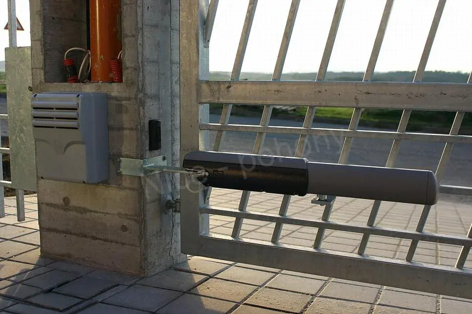 CAME ATI - 2x ATI 3000,1x ZF-1N,1X AF-43-S,1x DIR-10,1x AT04EV, 230 V, pre 2-krídlovú bránu do 6m