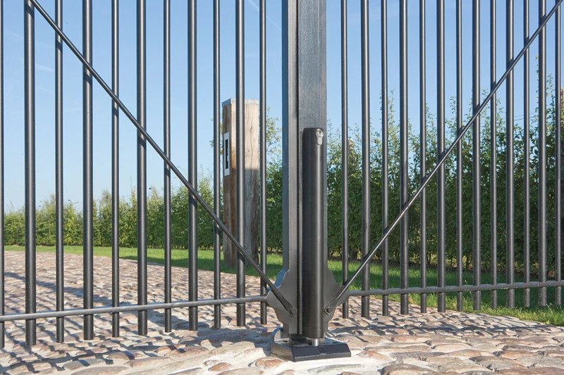 OGS LOCINOX® OGS stredový spodný doraz s odtokom vody, pre dvojkrídlové brány, na zabetónovanie