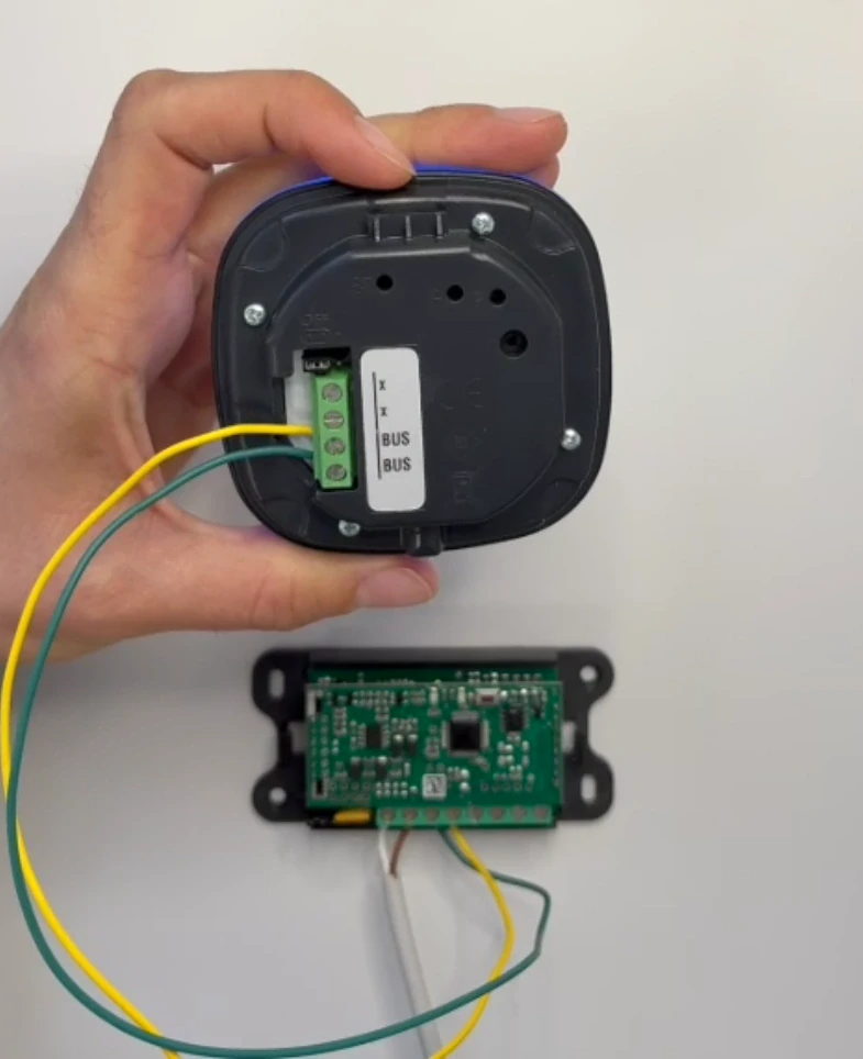 Key EGKTB1 tlačítkový káblový spínač, LED RGB podsvietenie, Rainbow farebná LED funkcia, potrebný decodér 9 EGKD2