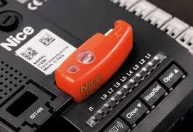 NICE OXILR prijímač zásuvný, 4 kanálový, 433,92MHz, 1000m dosah